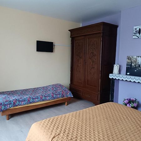 Au Coeur De L'Enclave Bed & Breakfast Moeuvres ภายนอก รูปภาพ