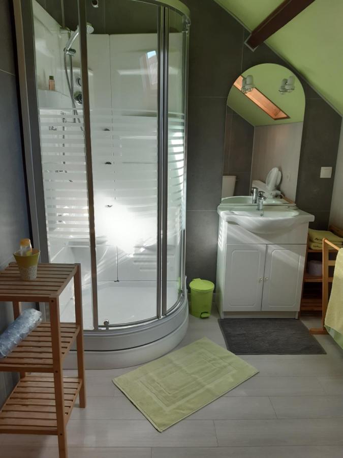 Au Coeur De L'Enclave Bed & Breakfast Moeuvres ภายนอก รูปภาพ